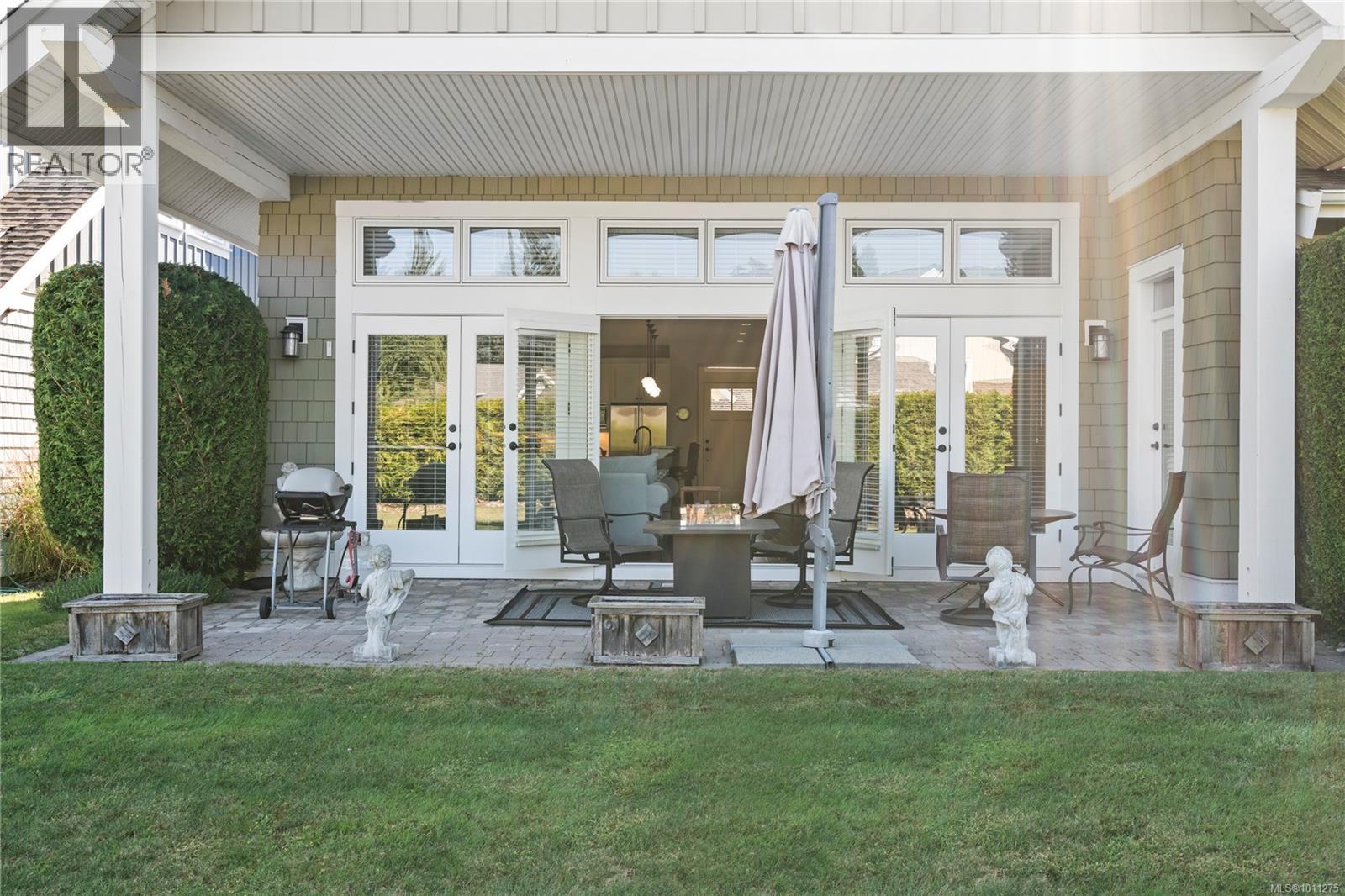 Photo 42 of 43 5251 Island Hwy, Qualicum Beach BC