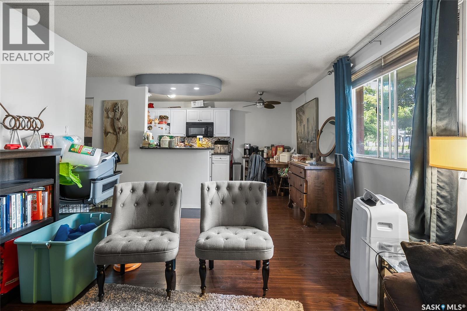Photo 6 of 11 20 Assiniboine Drive, Saskatoon SK