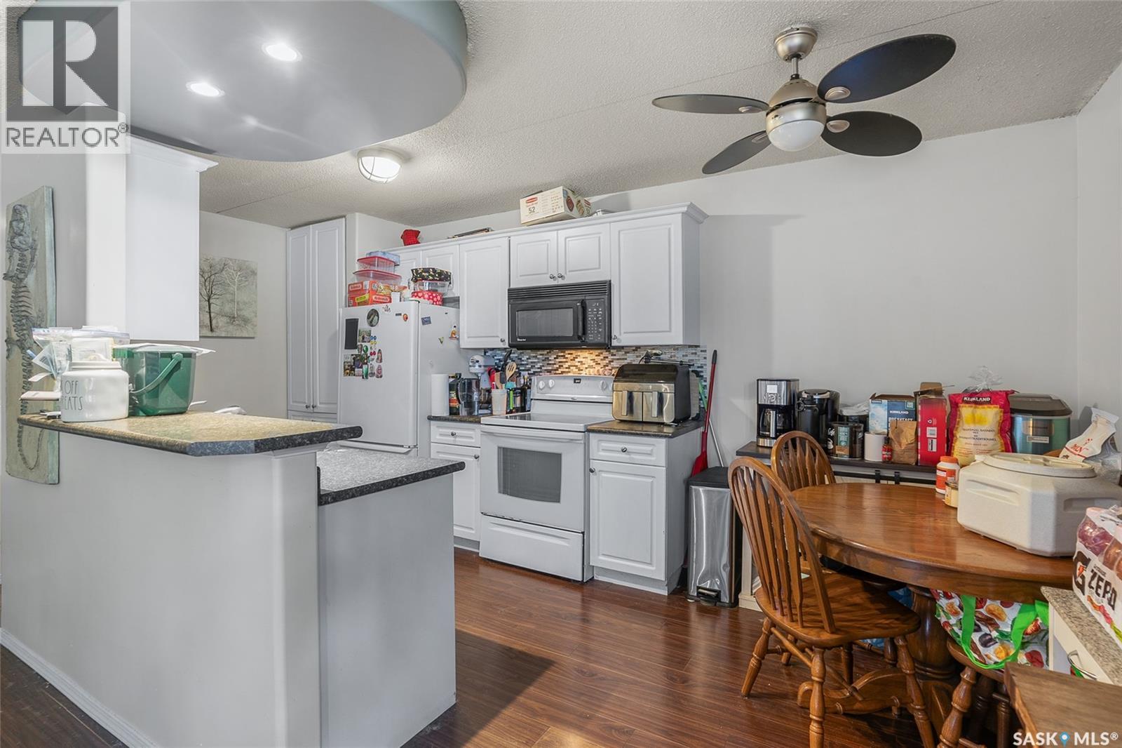 Photo 7 of 11 20 Assiniboine Drive, Saskatoon SK
