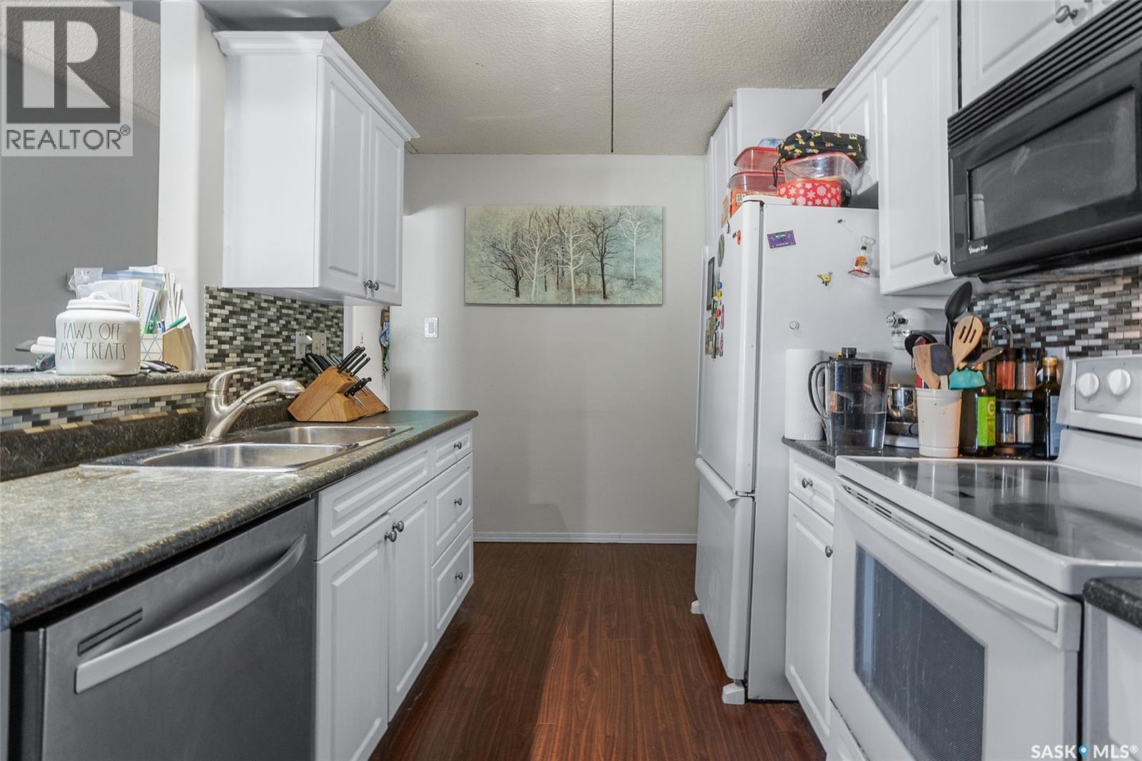 Photo 9 of 11 20 Assiniboine Drive, Saskatoon SK