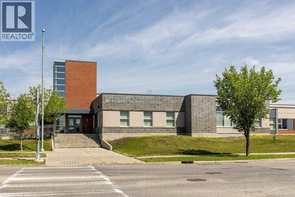 Photo 31 of 3114 115 Prestwick Villas Se, Calgary AB