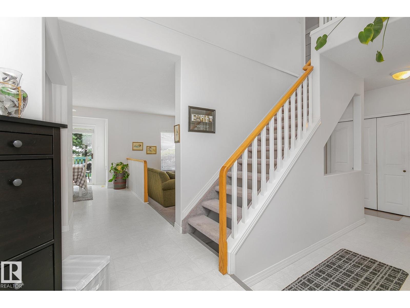 Photo 7 of 350 Lilac Ln, Sherwood Park AB
