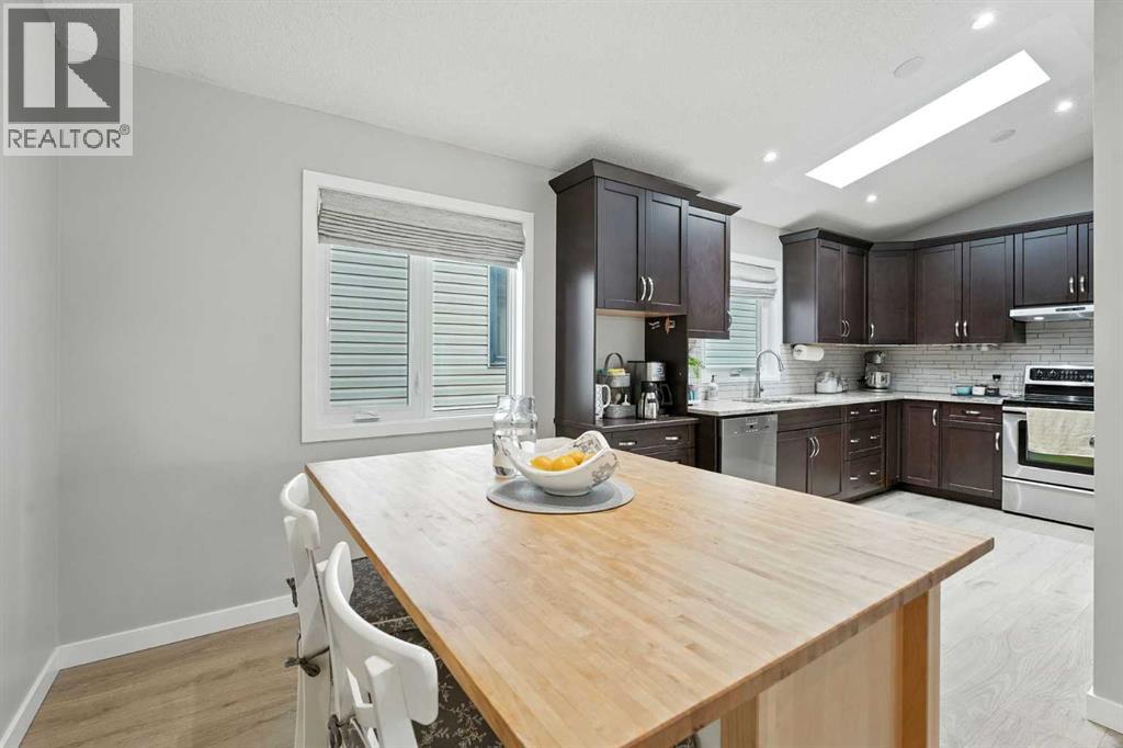 Single Family House 4 Level for Sale in  Macewan Park Circle NW MacEwan Glen Calgary 