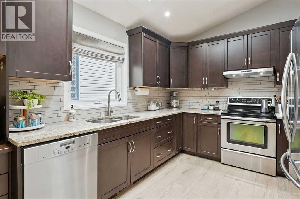 Single Family House 4 Level for Sale in  Macewan Park Circle NW MacEwan Glen Calgary 