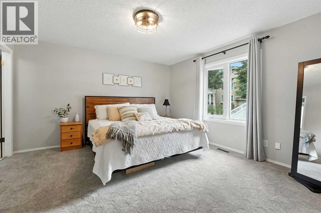 Single Family House 4 Level for Sale in  Macewan Park Circle NW MacEwan Glen Calgary 