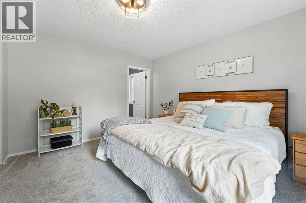 Single Family House 4 Level for Sale in  Macewan Park Circle NW MacEwan Glen Calgary 