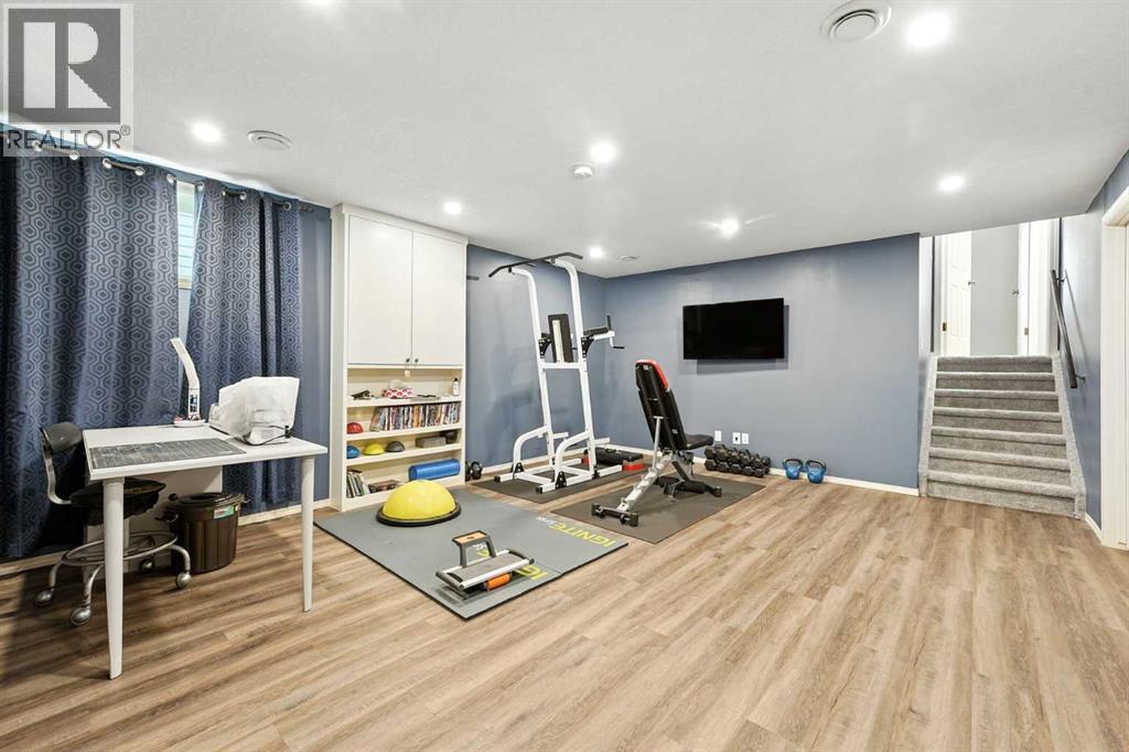 Single Family House 4 Level for Sale in  Macewan Park Circle NW MacEwan Glen Calgary 