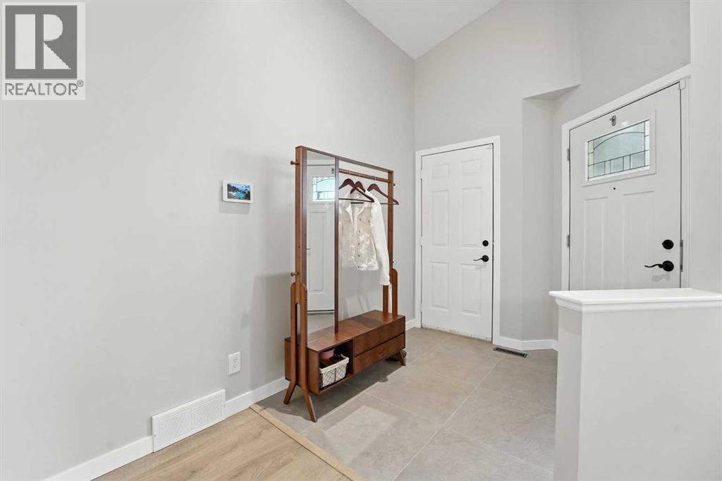 Single Family House 4 Level for Sale in  Macewan Park Circle NW MacEwan Glen Calgary 