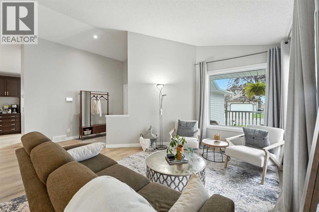 Single Family House 4 Level for Sale in  Macewan Park Circle NW MacEwan Glen Calgary 