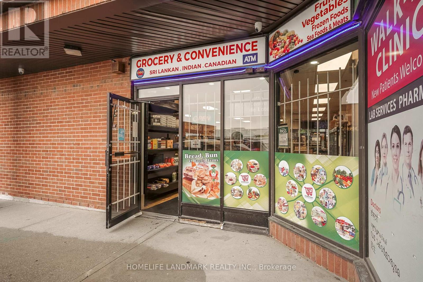 Photo 11 of E 101 5200 Finch Avenue, Toronto ON