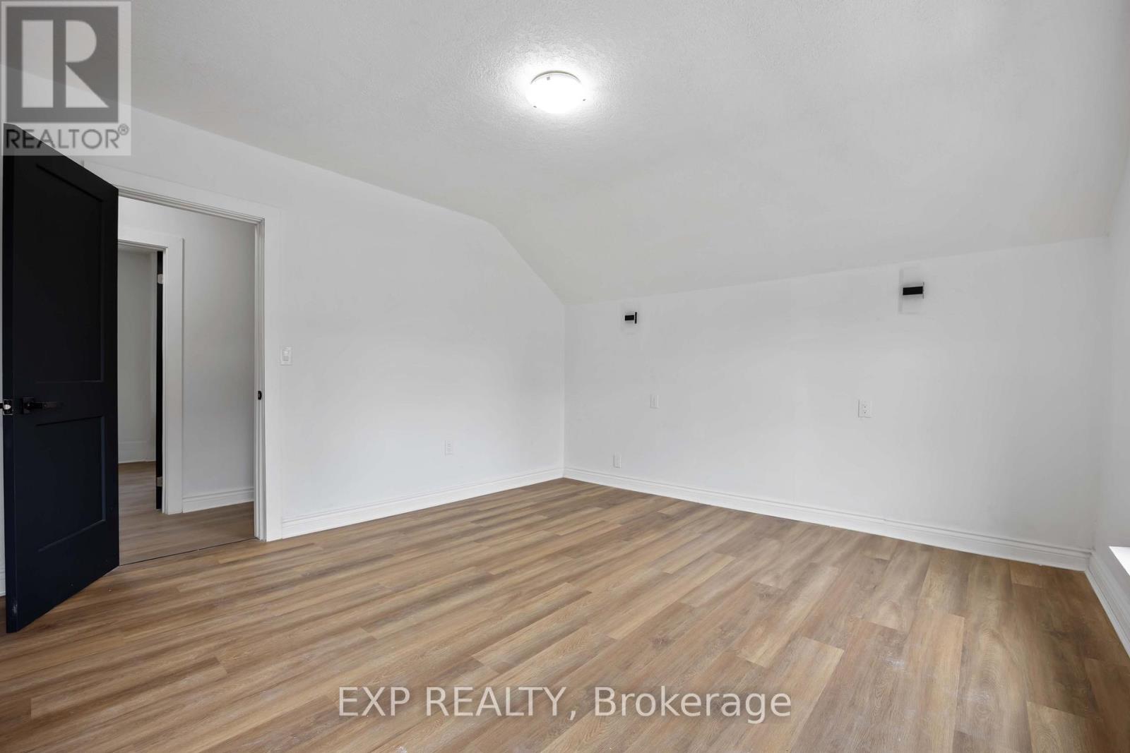 Photo 21 of 173 Brock Street S, Sarnia ON