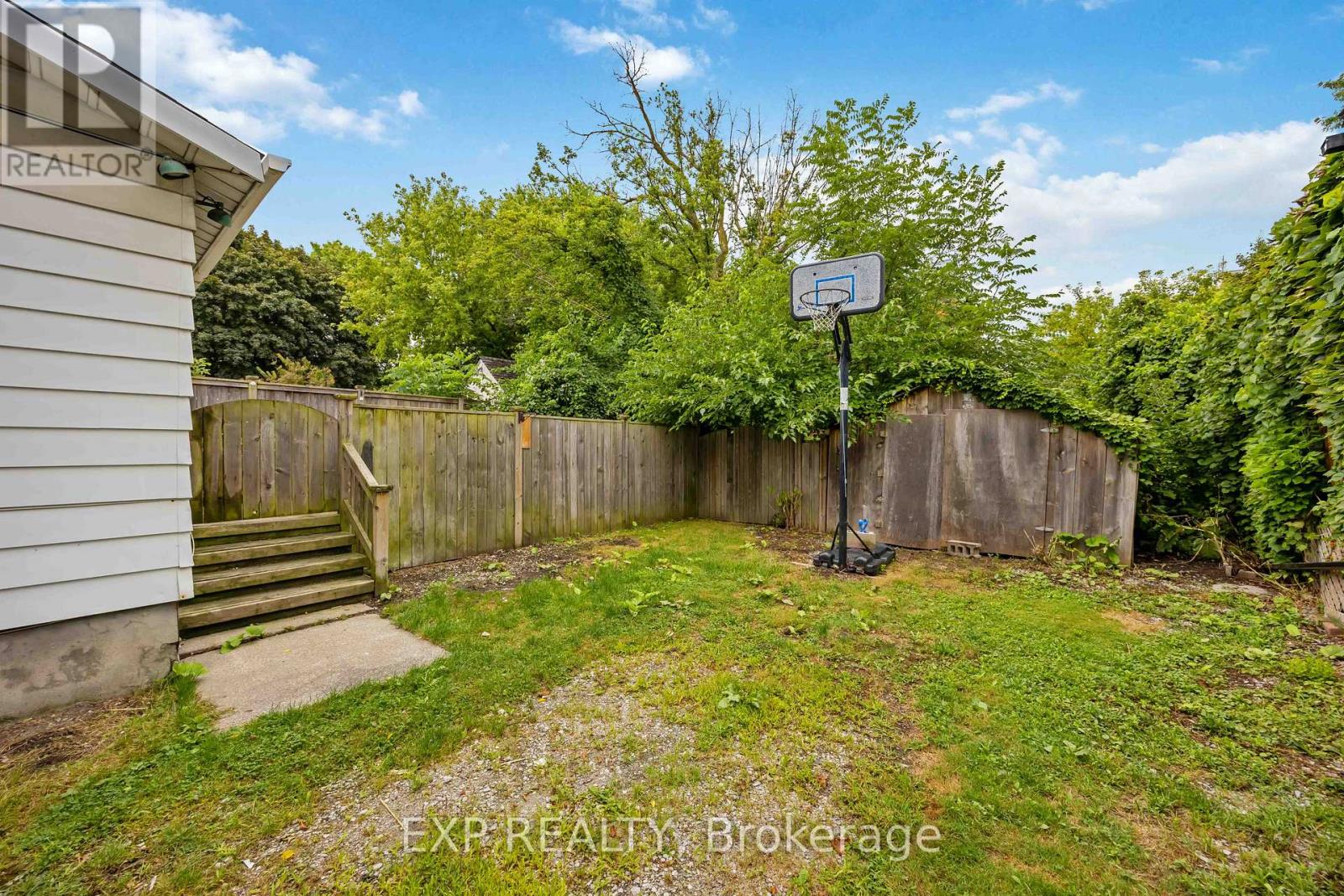 Photo 30 of 173 Brock Street S, Sarnia ON