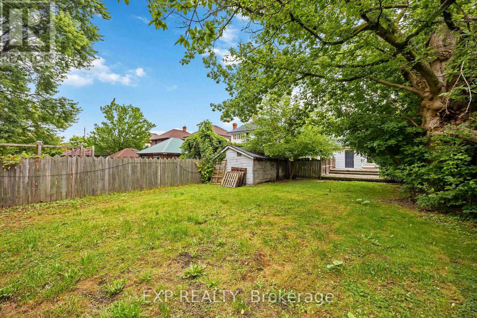 Photo 36 of 173 Brock Street S, Sarnia ON