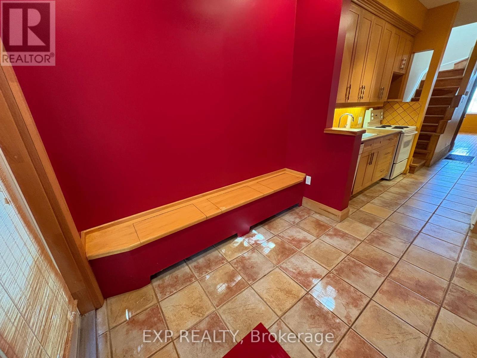 Photo 14 of 234 St Patrick Street W, Ottawa ON