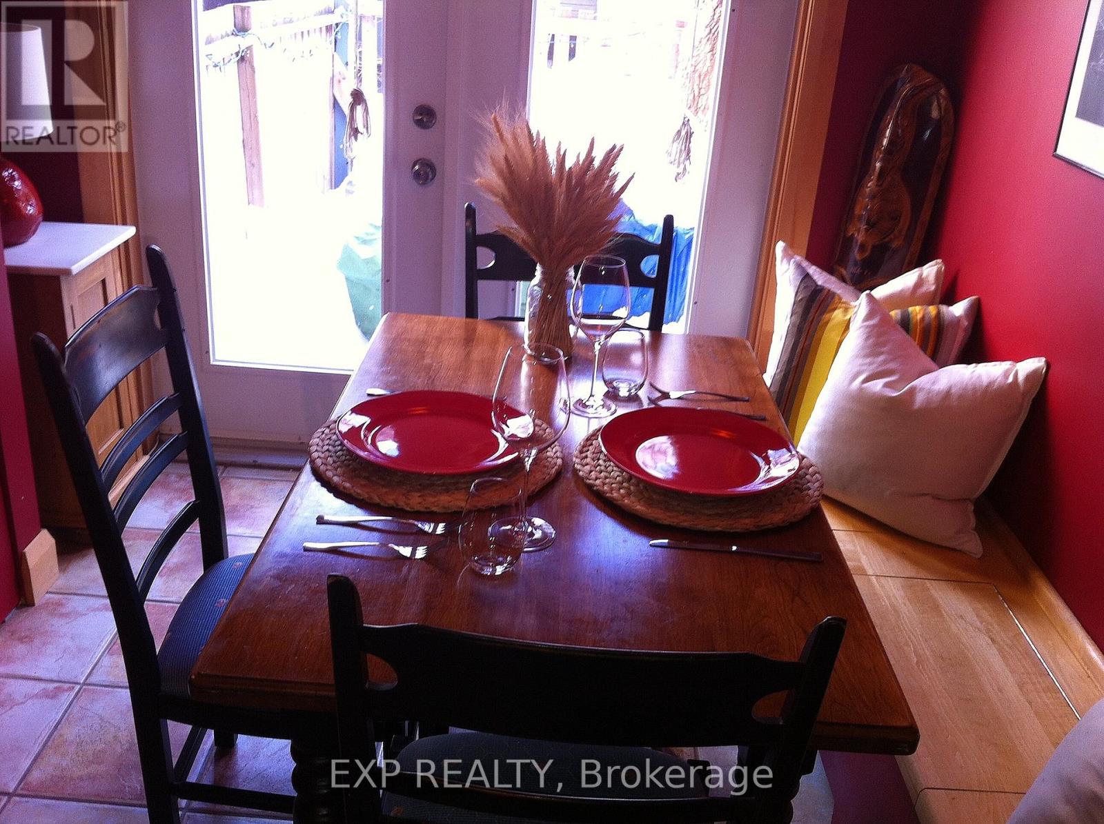 Photo 17 of 234 St Patrick Street W, Ottawa ON
