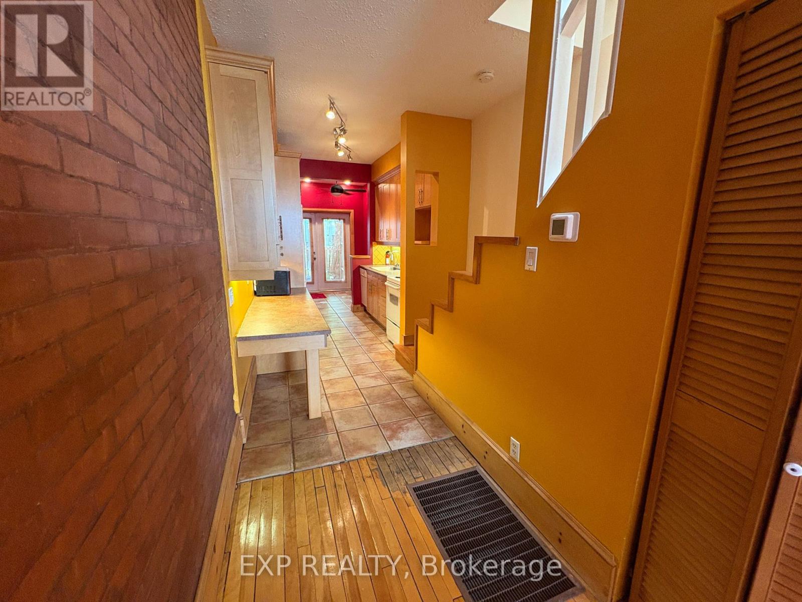 Photo 18 of 234 St Patrick Street W, Ottawa ON