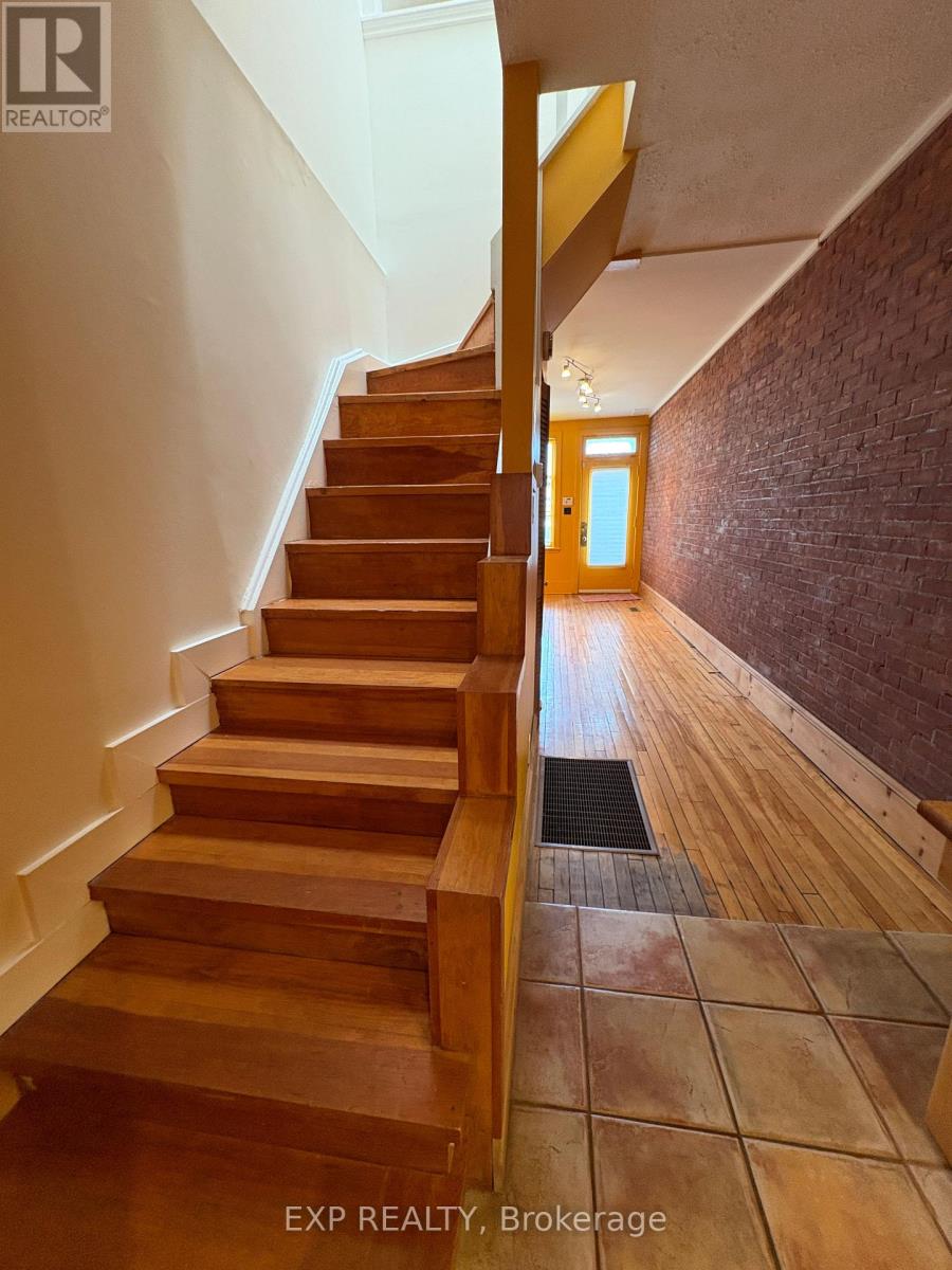 Photo 19 of 234 St Patrick Street W, Ottawa ON