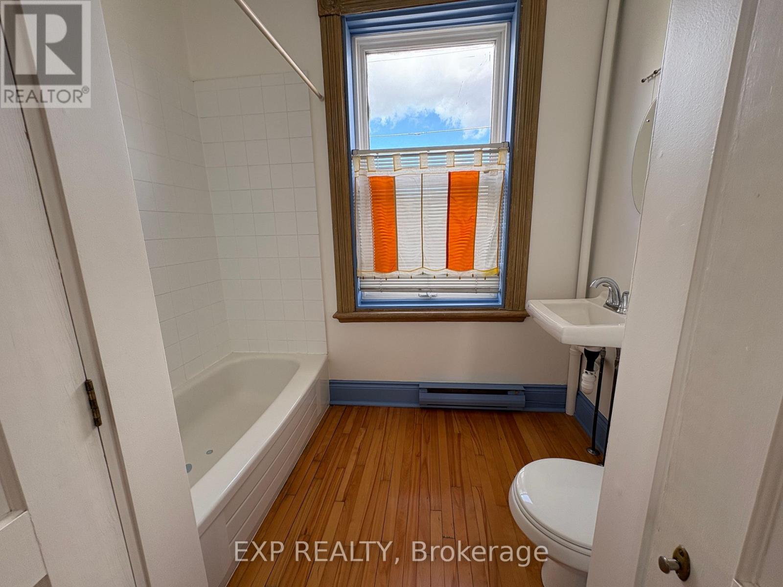 Photo 20 of 234 St Patrick Street W, Ottawa ON