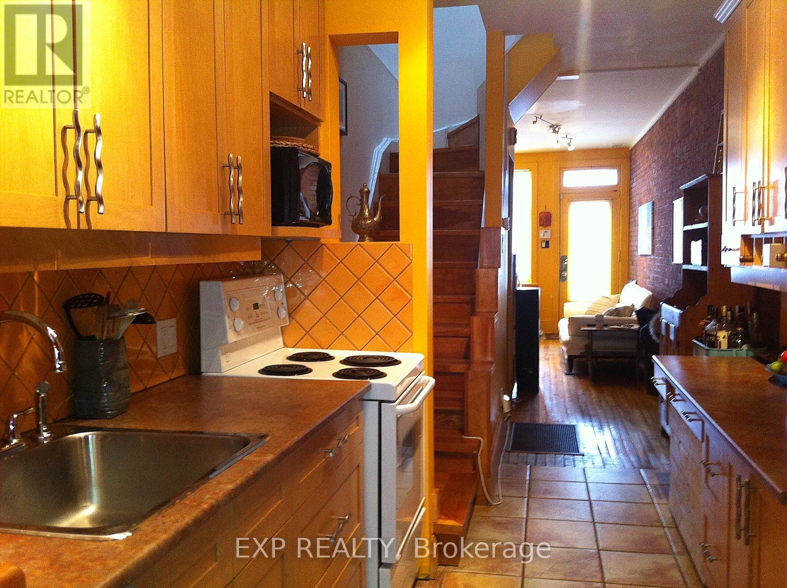 Photo 7 of 234 St Patrick Street W, Ottawa ON