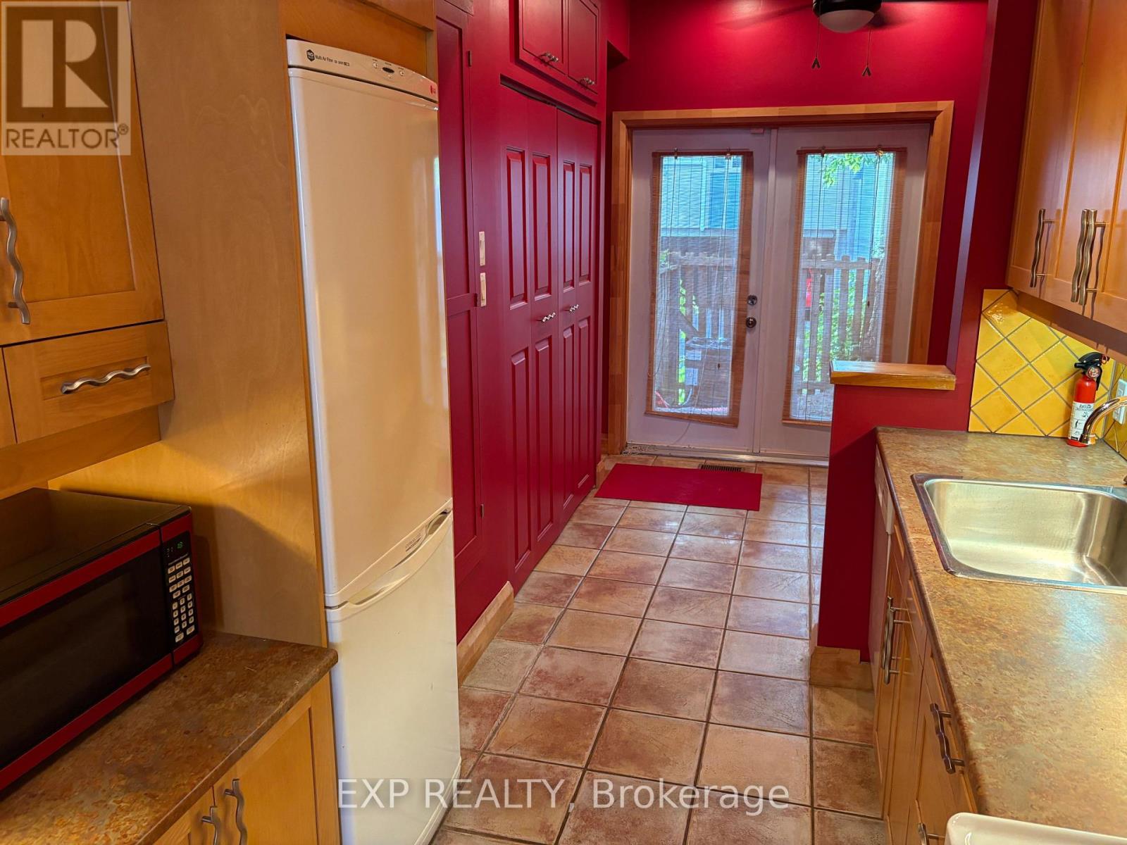 Photo 9 of 234 St Patrick Street W, Ottawa ON