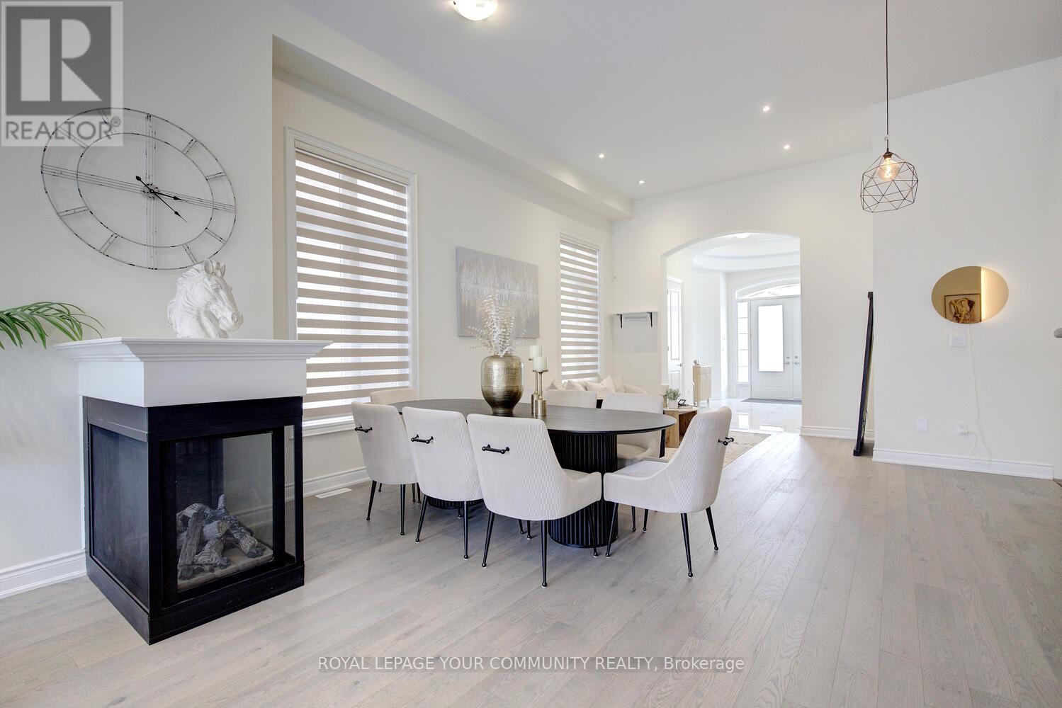 Photo 10 of 152 Stormont Trail, Vaughan ON
