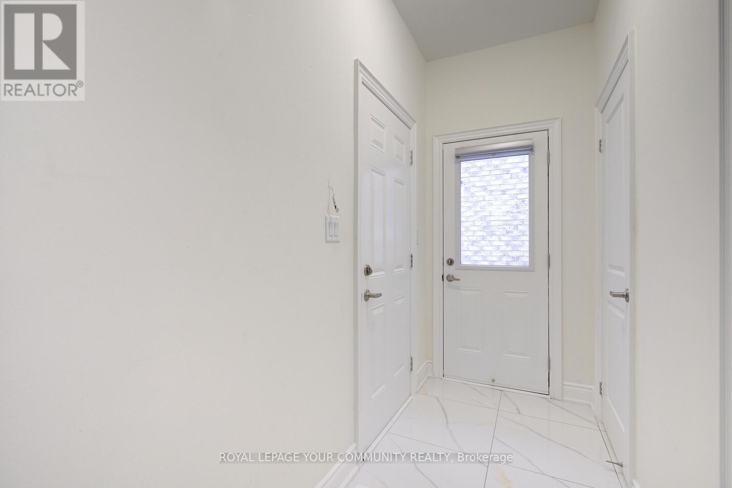 Photo 26 of 152 Stormont Trail, Vaughan ON