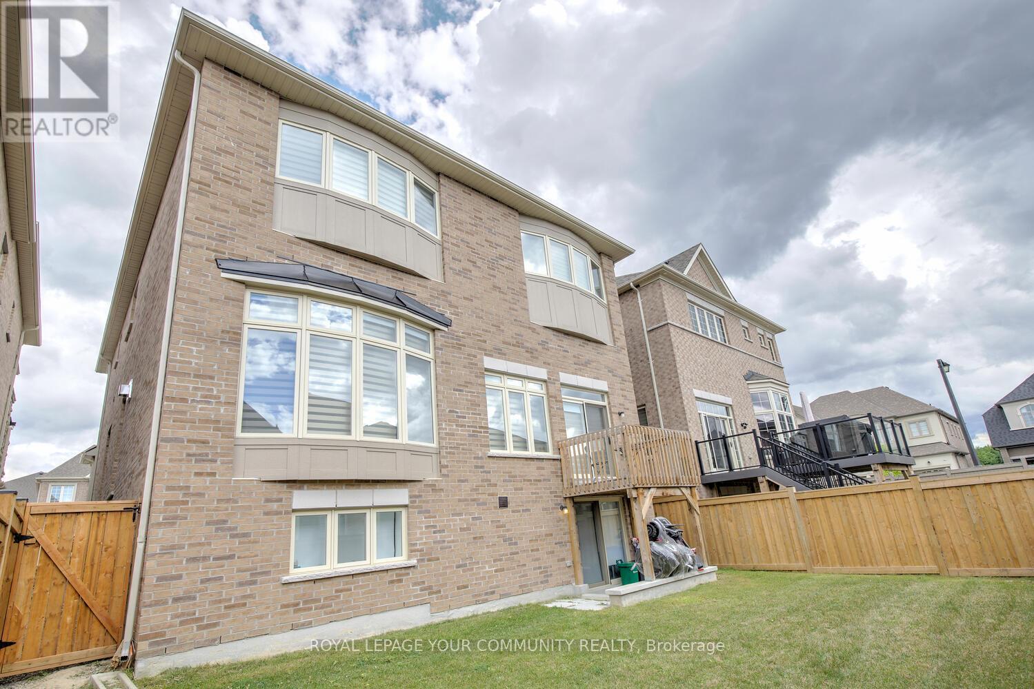 Photo 47 of 152 Stormont Trail, Vaughan ON