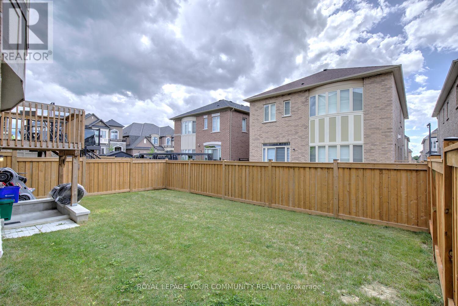 Photo 48 of 152 Stormont Trail, Vaughan ON
