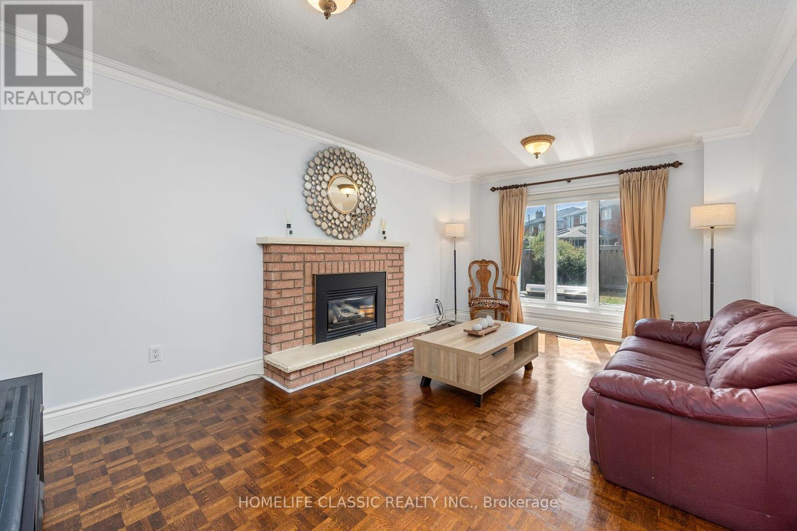 Photo 15 of 133 Medallion Boulevard, Vaughan ON
