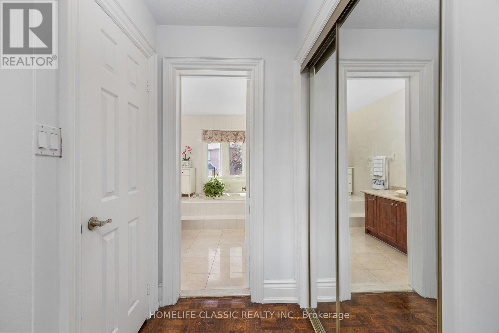 Photo 23 of 133 Medallion Boulevard, Vaughan ON