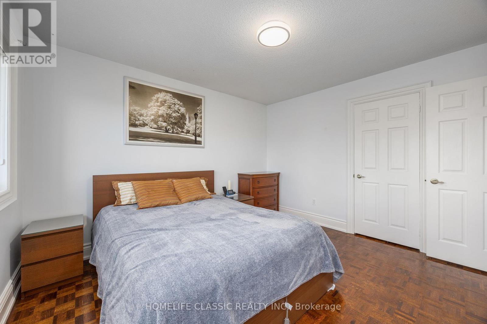 Photo 28 of 133 Medallion Boulevard, Vaughan ON