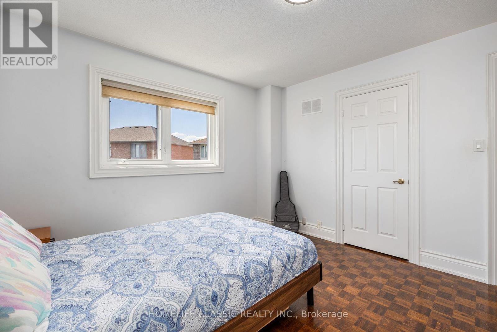 Photo 30 of 133 Medallion Boulevard, Vaughan ON