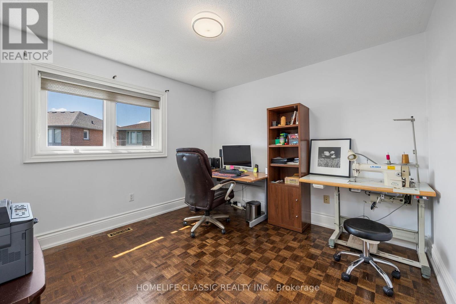 Photo 31 of 133 Medallion Boulevard, Vaughan ON