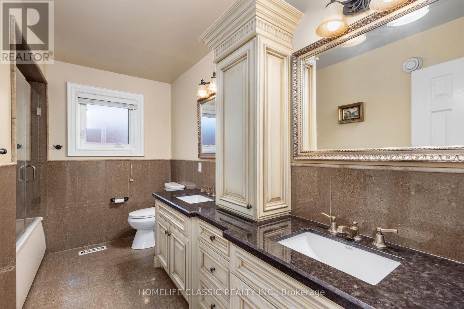 Photo 32 of 133 Medallion Boulevard, Vaughan ON
