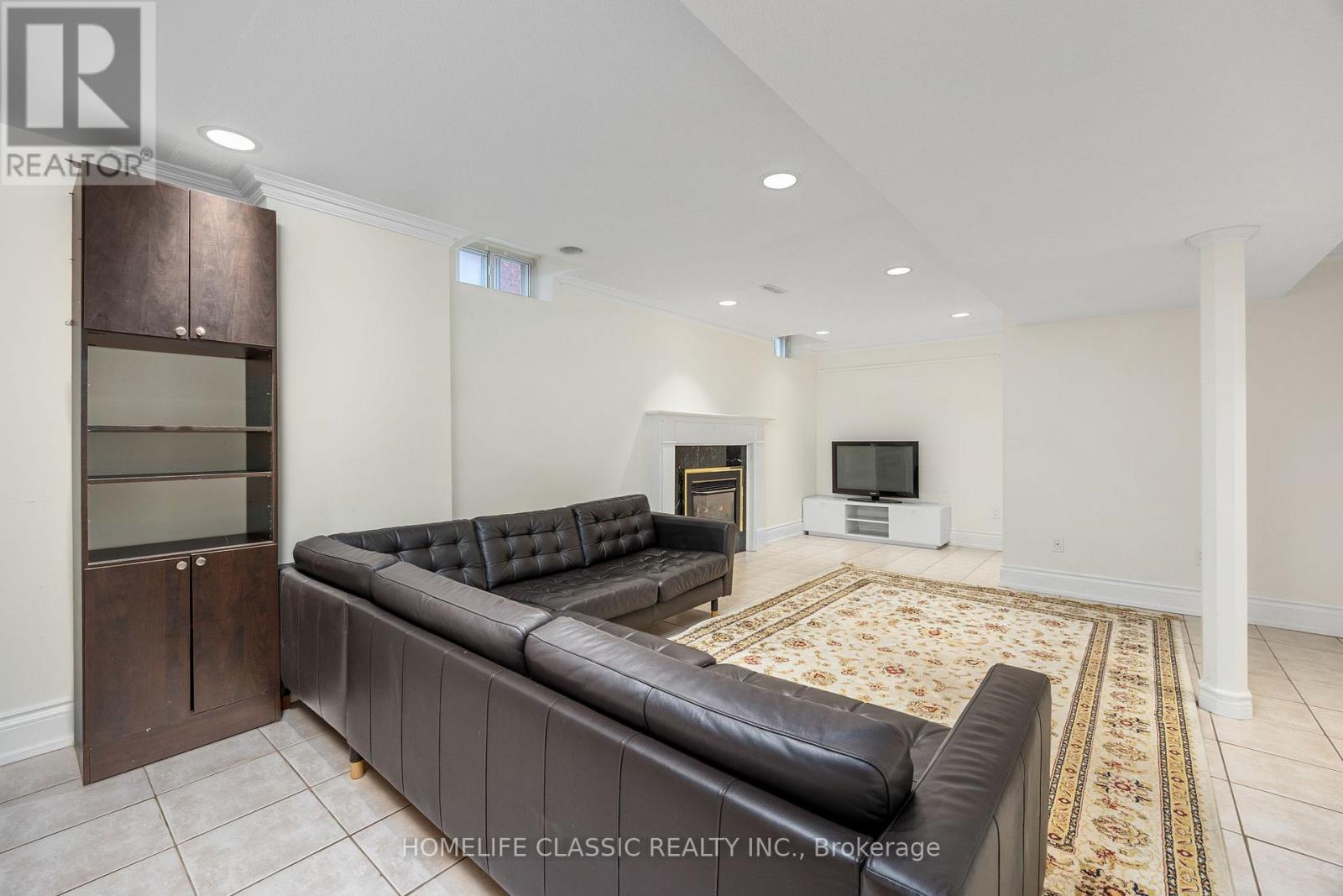 Photo 36 of 133 Medallion Boulevard, Vaughan ON