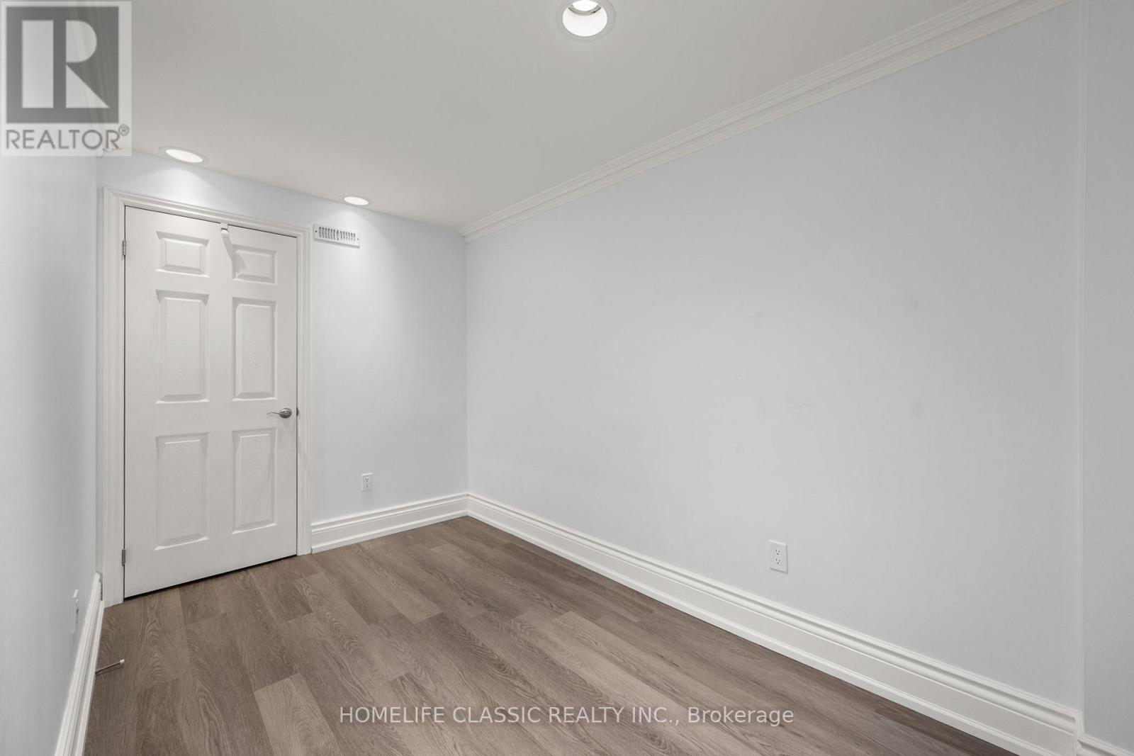 Photo 38 of 133 Medallion Boulevard, Vaughan ON