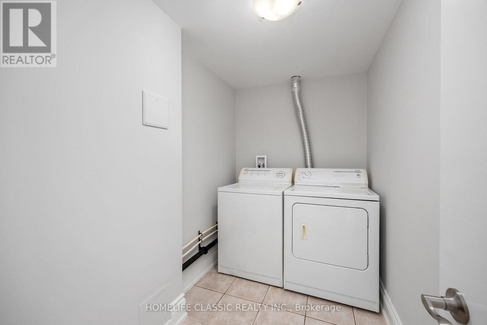 Photo 40 of 133 Medallion Boulevard, Vaughan ON