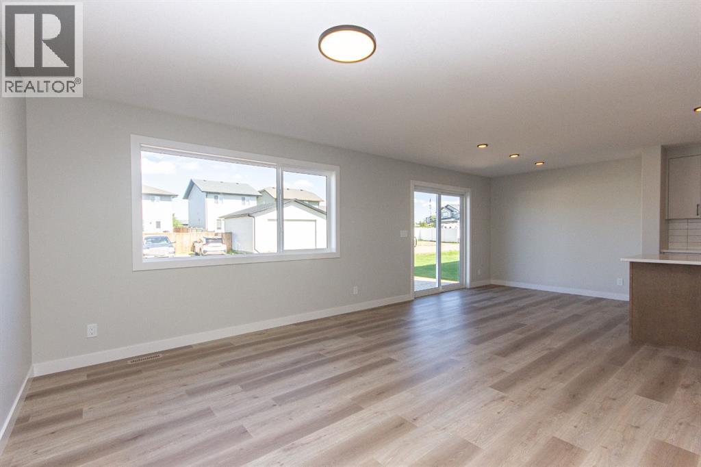 Photo 16 of 75 Bardwell Way, Sylvan Lake AB