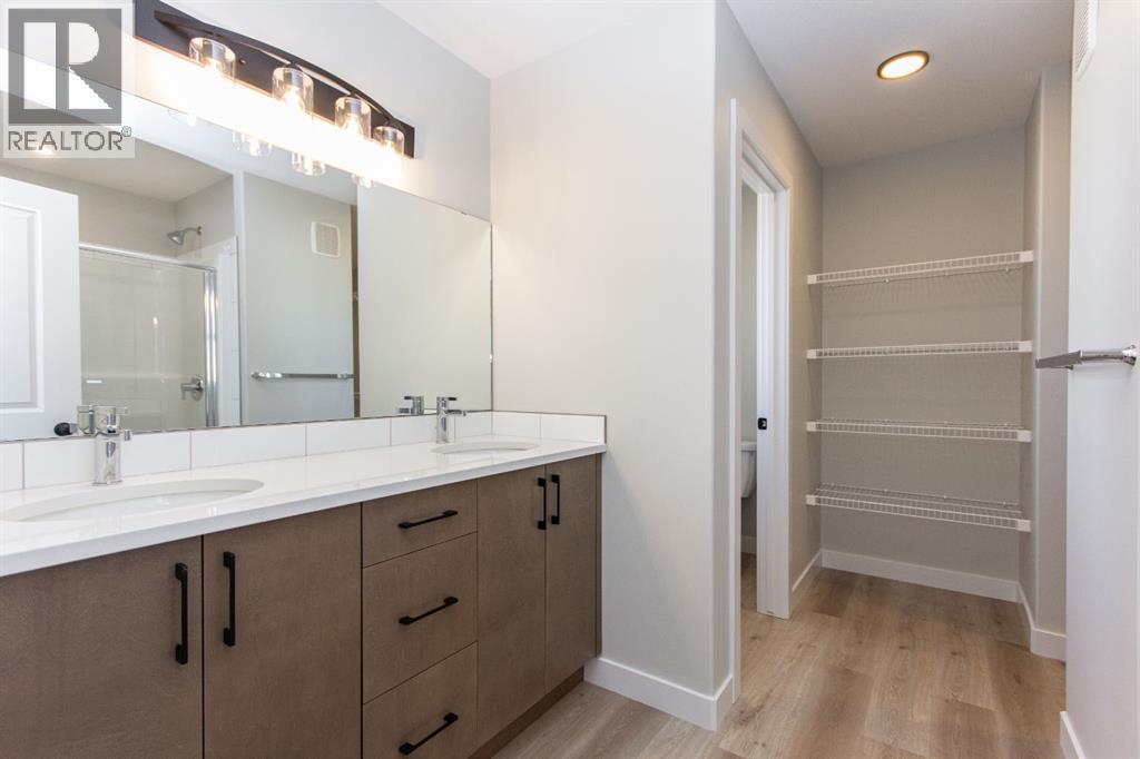 Photo 20 of 75 Bardwell Way, Sylvan Lake AB