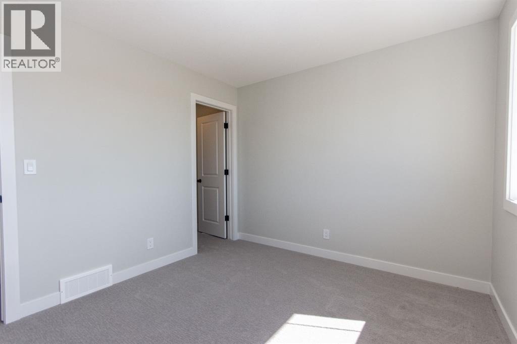 Photo 32 of 75 Bardwell Way, Sylvan Lake AB
