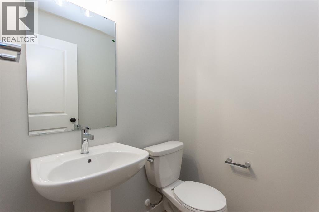 Photo 5 of 75 Bardwell Way, Sylvan Lake AB