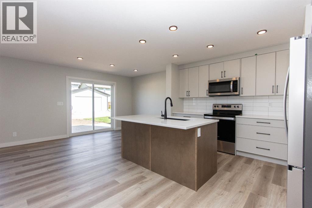 Photo 6 of 75 Bardwell Way, Sylvan Lake AB
