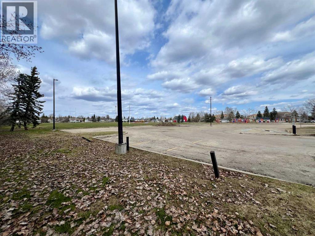 Photo 7 of 10201 93 Street, Grande Prairie AB
