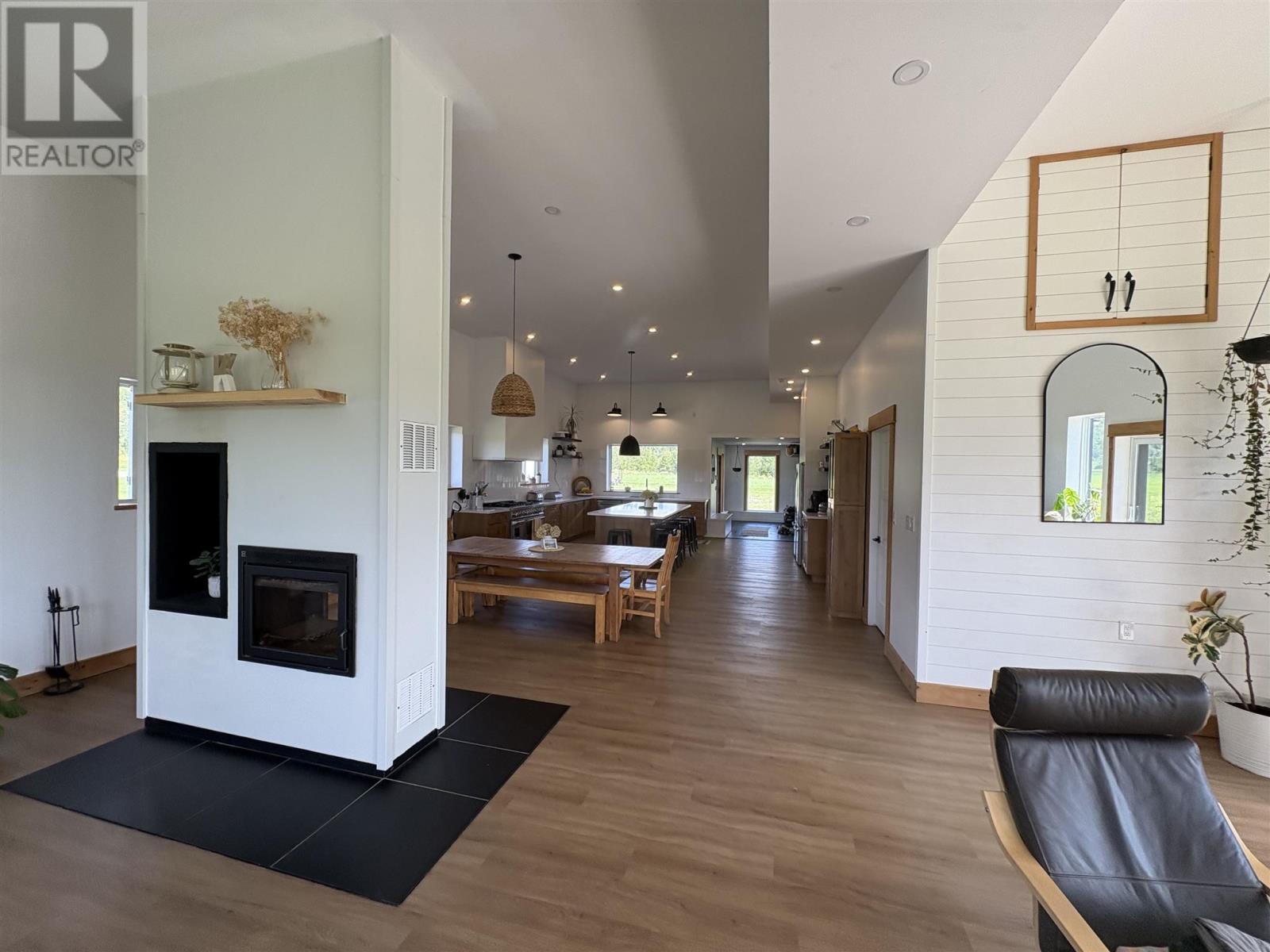 Photo 12 of 587 Watson Rd E, Echo Bay ON