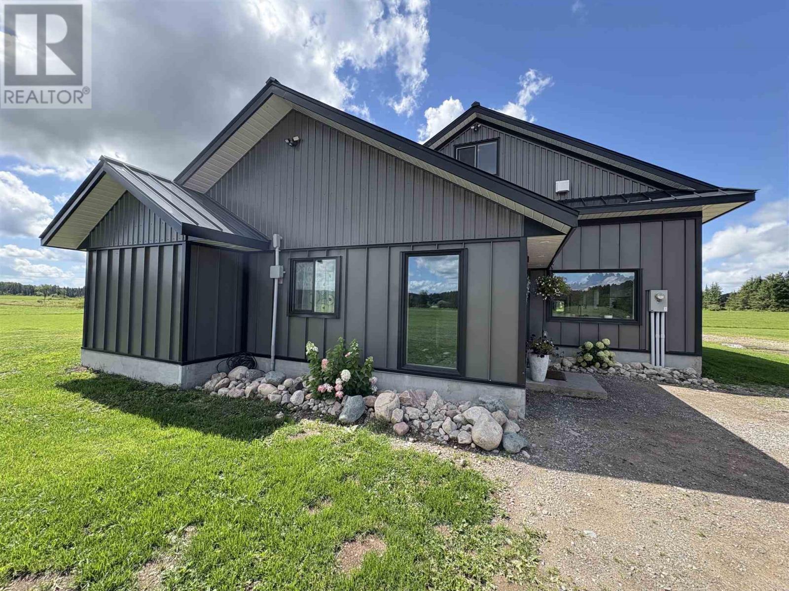 Photo 1 of 587 Watson Rd E, Echo Bay ON
