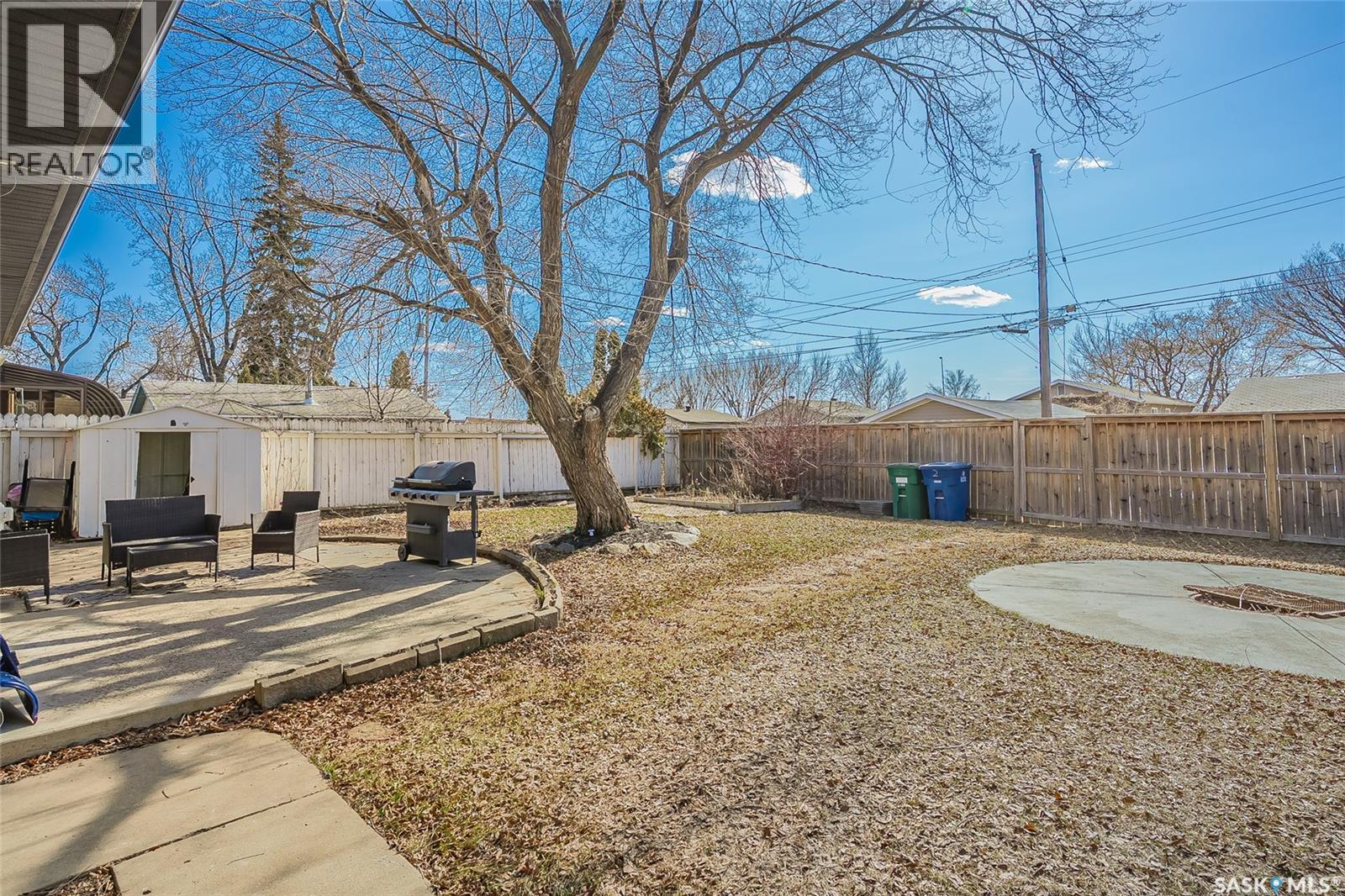 Photo 33 of 2 Young Crescent, Saskatoon SK
