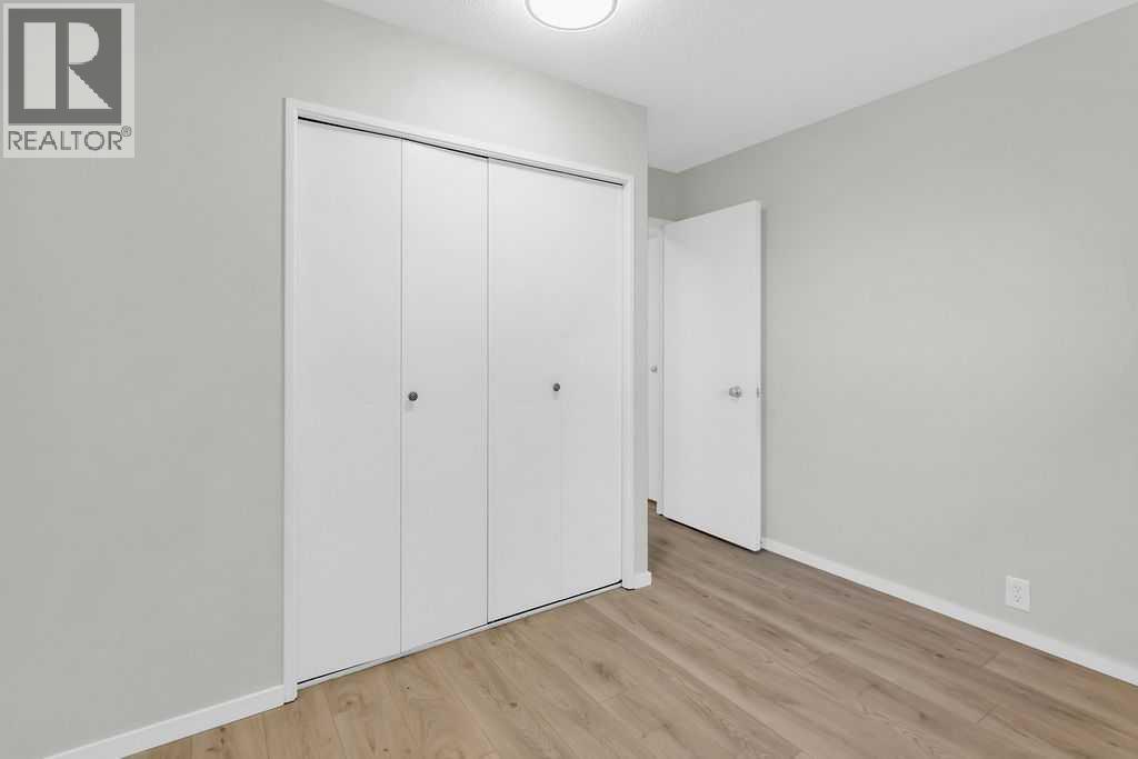 Photo 16 of 10 Radcliffe Crescent Se, Calgary AB