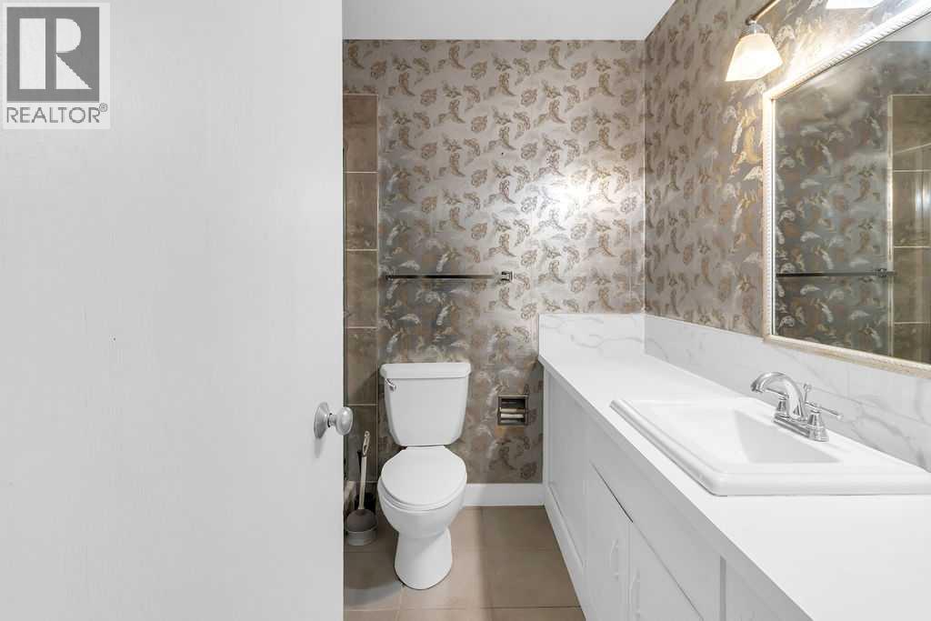 Photo 19 of 10 Radcliffe Crescent Se, Calgary AB