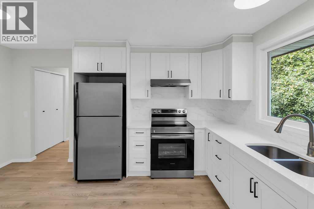 Photo 9 of 10 Radcliffe Crescent Se, Calgary AB