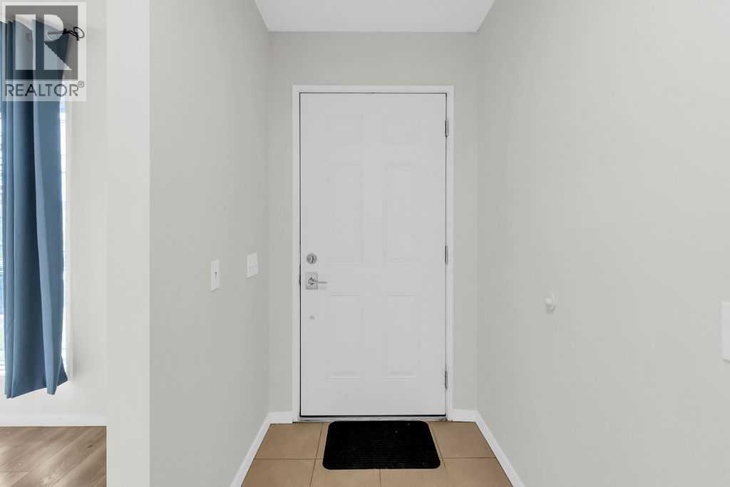 Photo 3 of 10 Radcliffe Crescent Se, Calgary AB